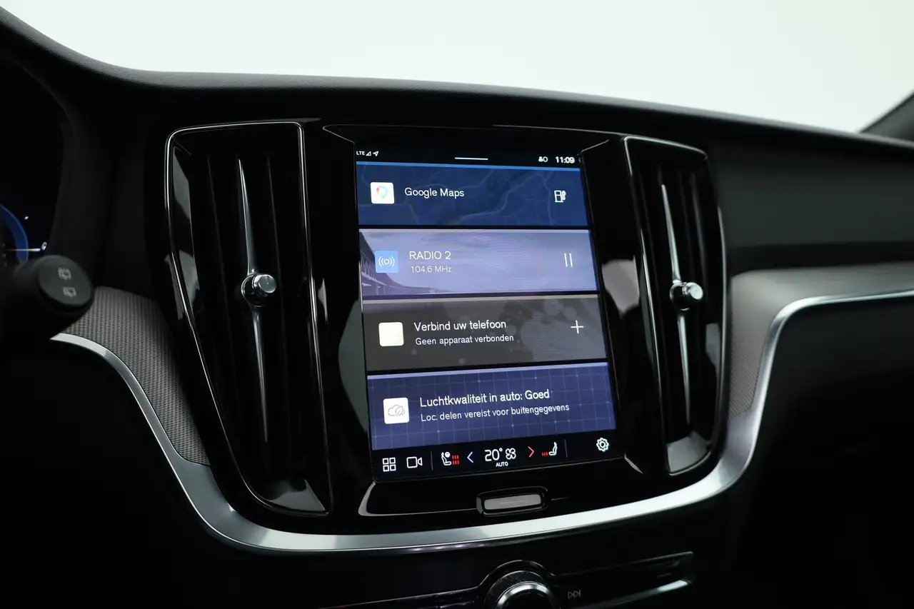 Volvo V60 2.0 T6 Plug-in hybrid AWD Plus Dark Pano Trekh, миниатюра 22