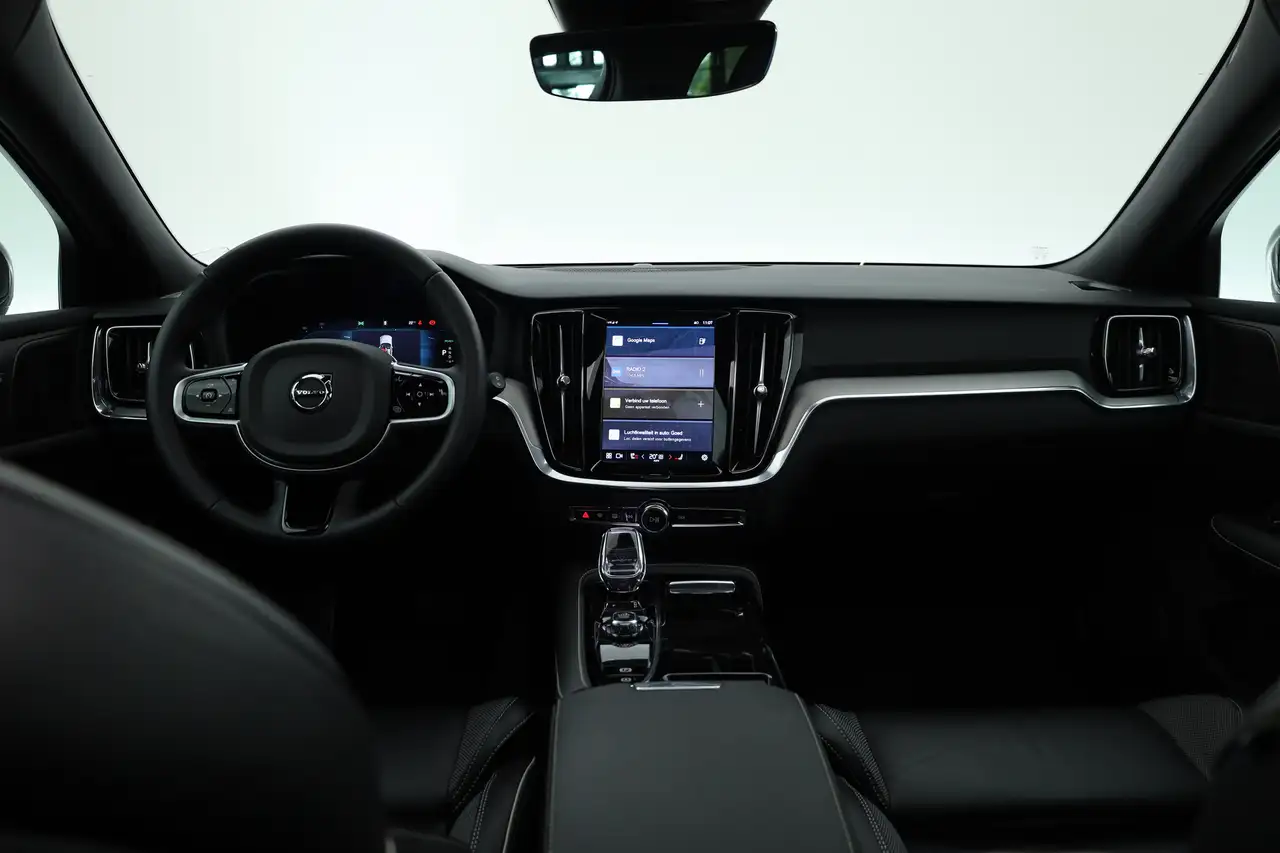Volvo V60 2.0 T6 Plug-in hybrid AWD Plus Dark Pano Trekh, миниатюра 7