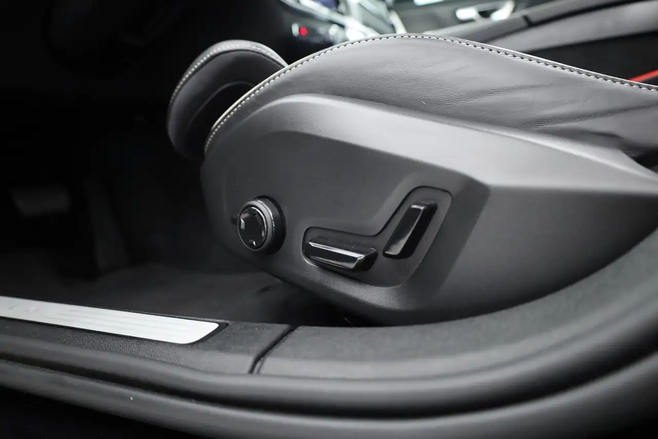 Volvo V60 2.0 T6 Plug-in hybrid AWD Plus Dark Pano Trekh, миниатюра 14