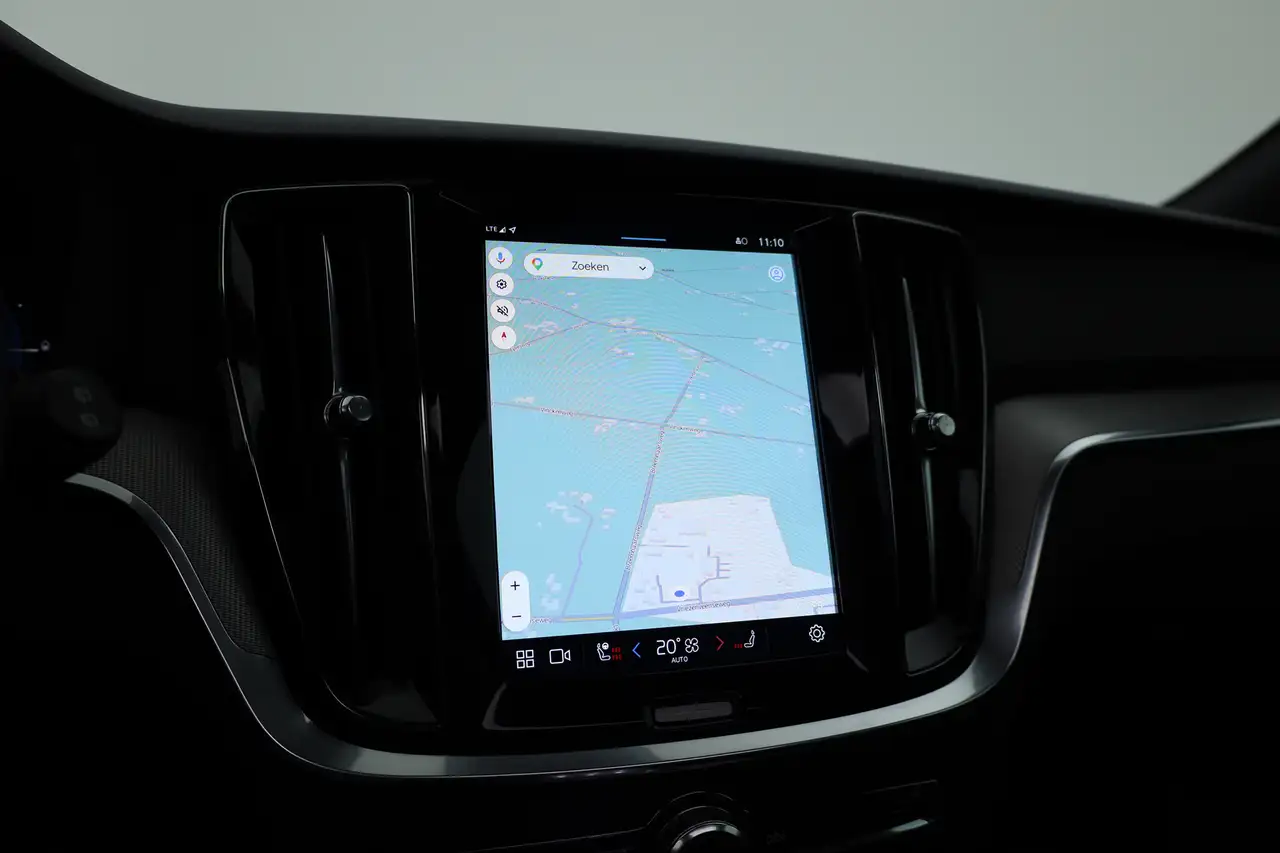 Volvo V60 2.0 T6 Plug-in hybrid AWD Plus Dark Pano Trekh, миниатюра 23