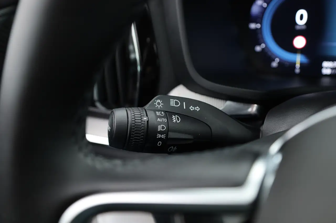 Volvo V60 2.0 T6 Plug-in hybrid AWD Plus Dark Pano Trekh, миниатюра 15