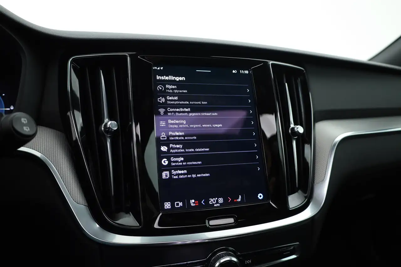 Volvo V60 2.0 T6 Plug-in hybrid AWD Plus Dark Pano Trekh, миниатюра 29