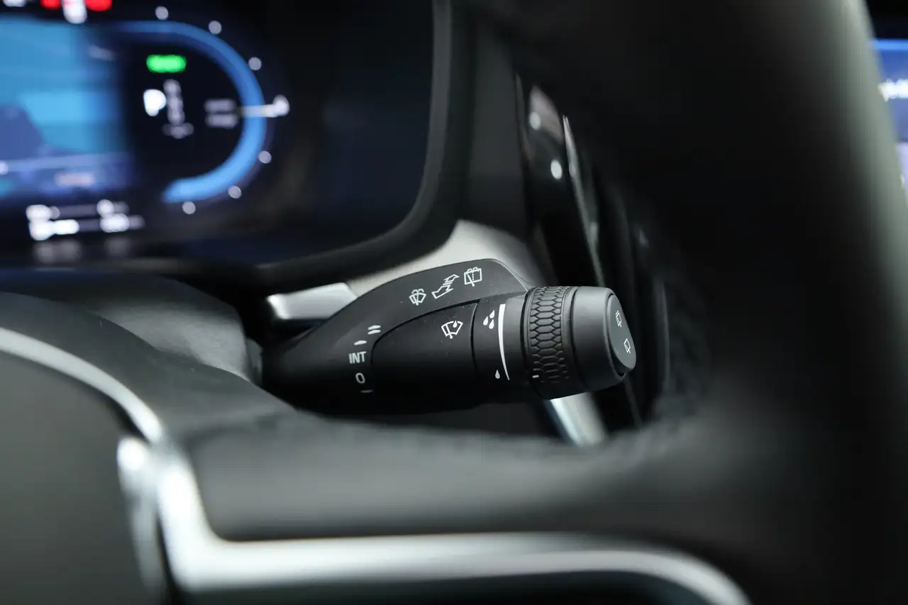 Volvo V60 2.0 T6 Plug-in hybrid AWD Plus Dark Pano Trekh, миниатюра 19