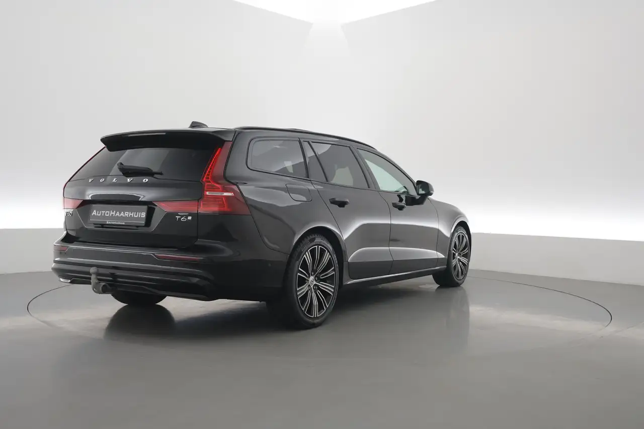 Volvo V60 2.0 T6 Plug-in hybrid AWD Plus Dark Pano Trekh, миниатюра 2