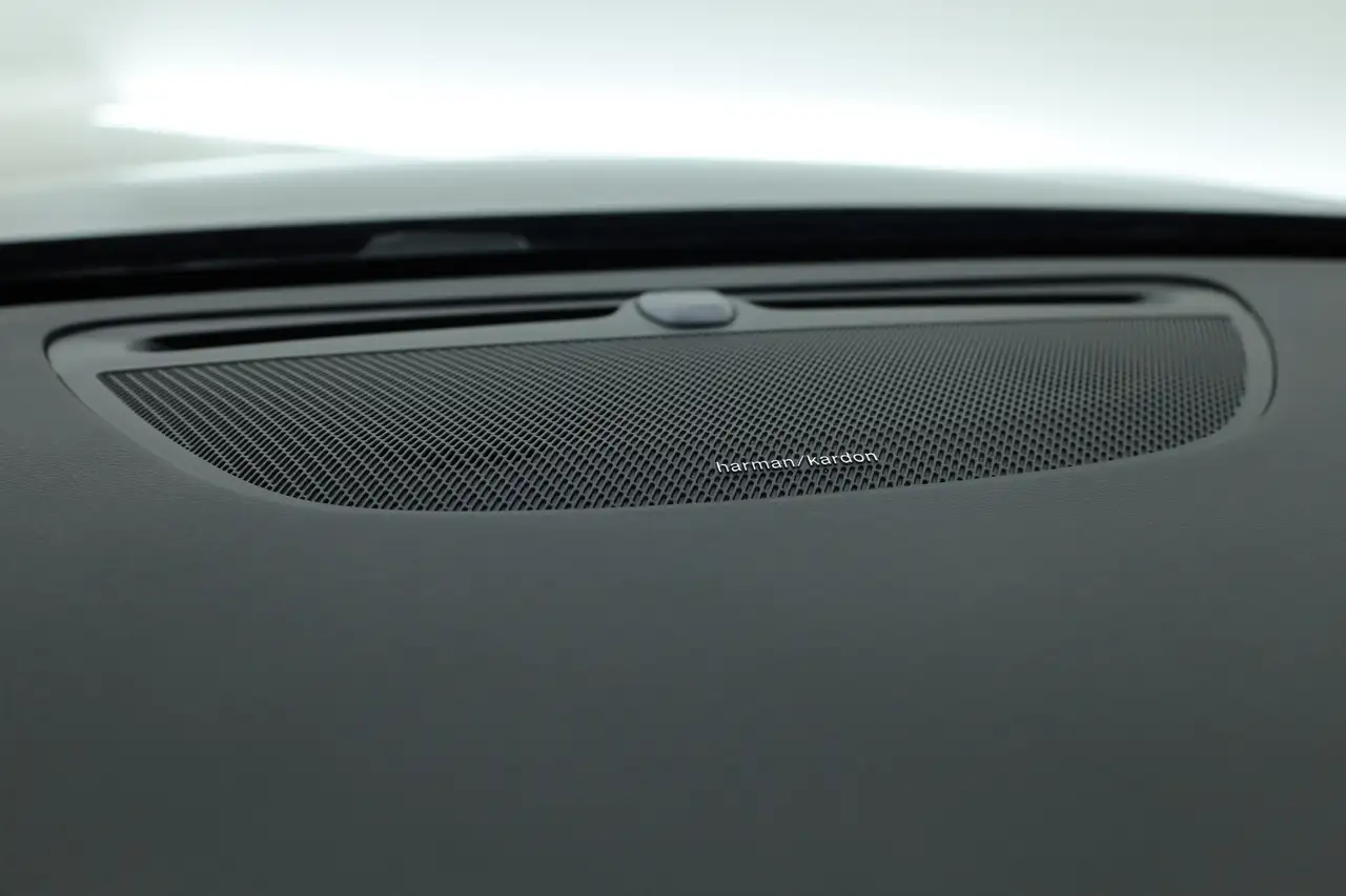 Volvo V60 2.0 T6 Plug-in hybrid AWD Plus Dark Pano Trekh, миниатюра 21