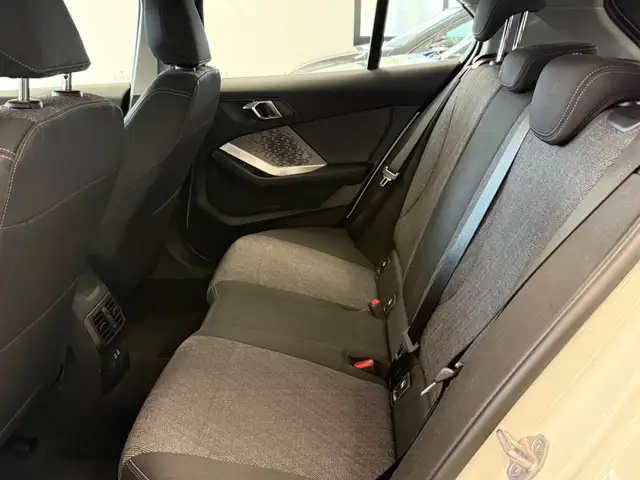 BMW 1 Series view 7