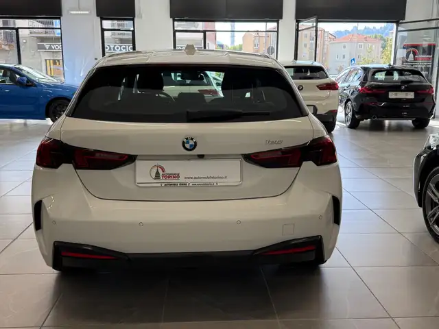 BMW 1 Series view 5
