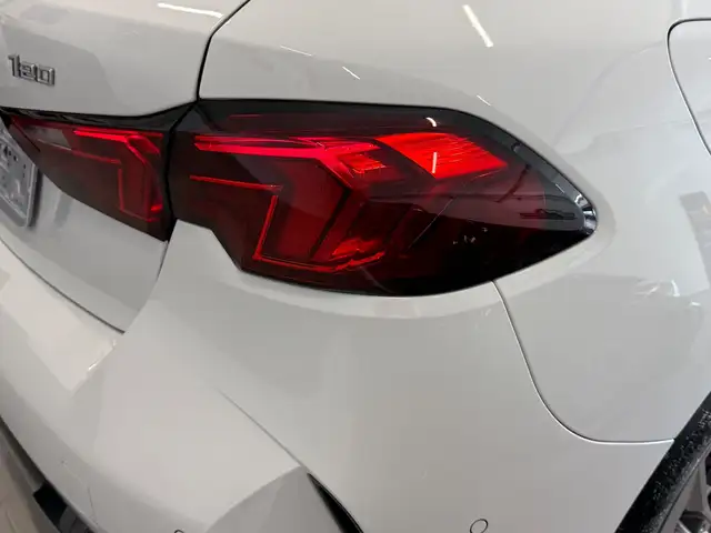 BMW 1 Series view 19