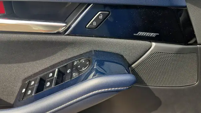 Mazda CX-30 view 13