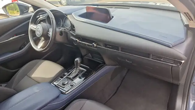 Mazda CX-30 view 10