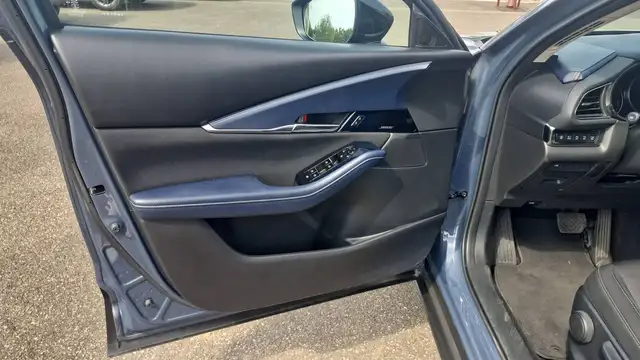 Mazda CX-30 view 7