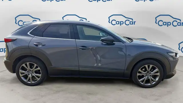 Mazda CX-30 view 4