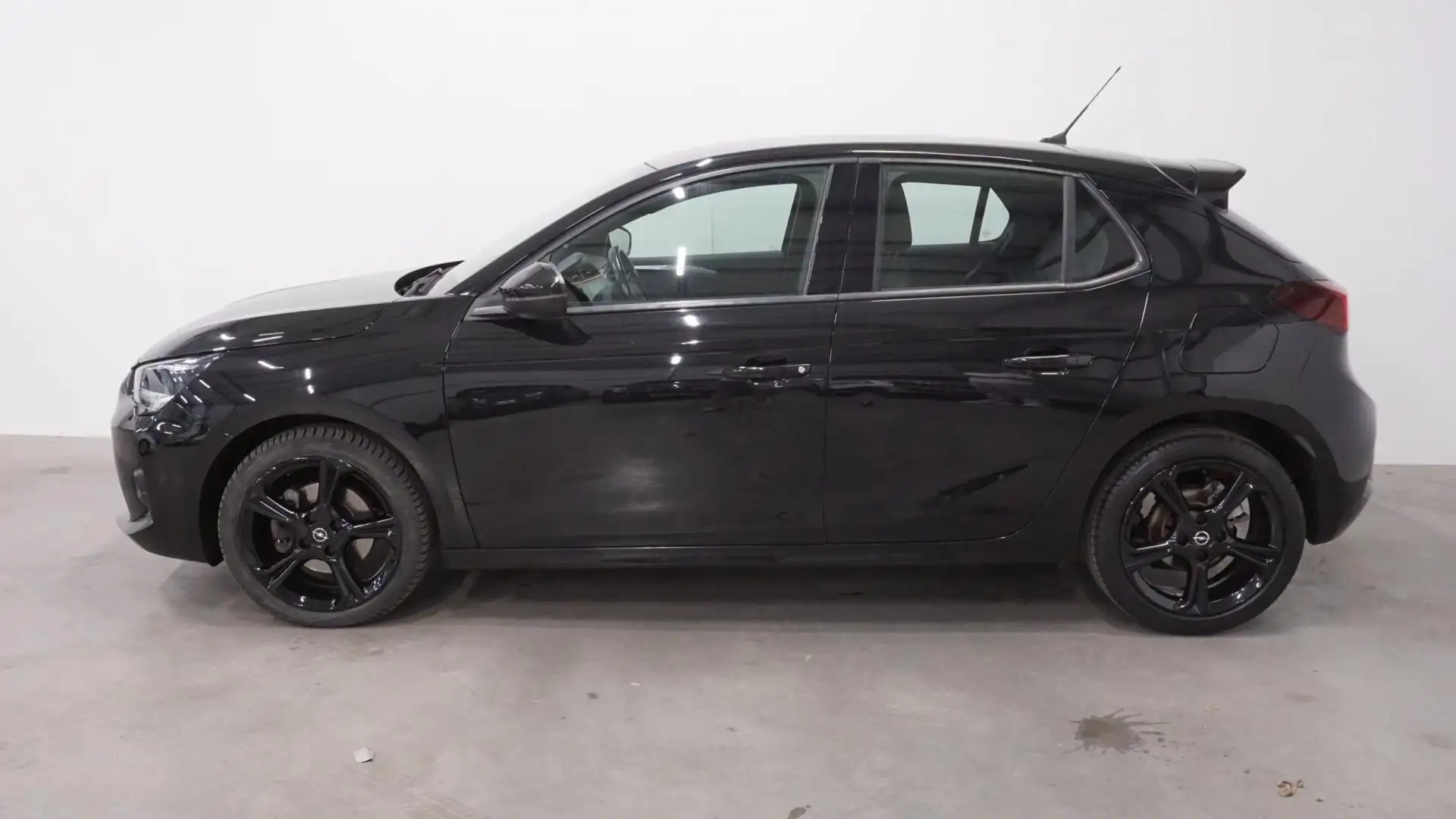 Opel Corsa 1.2 Ultimate Schwarz - 2