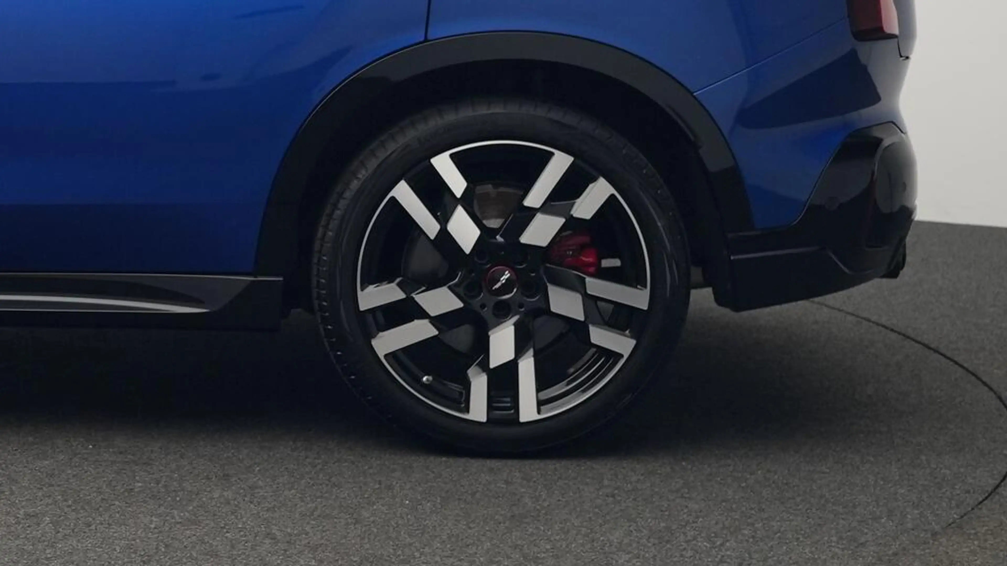 MINI JCW Countryman All4 John Cooper Works Trim — photo 9