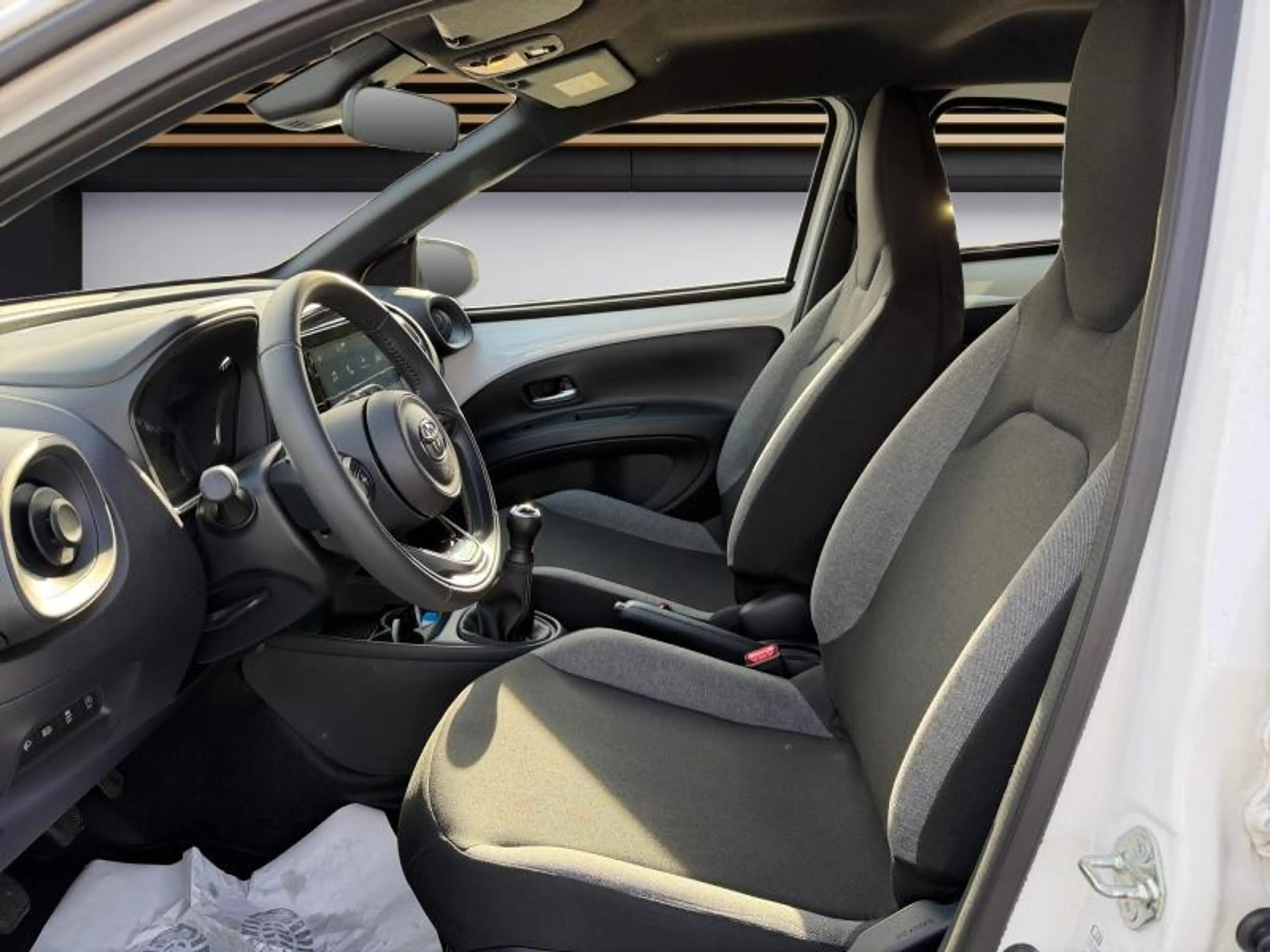 Toyota Aygo X play — photo 9