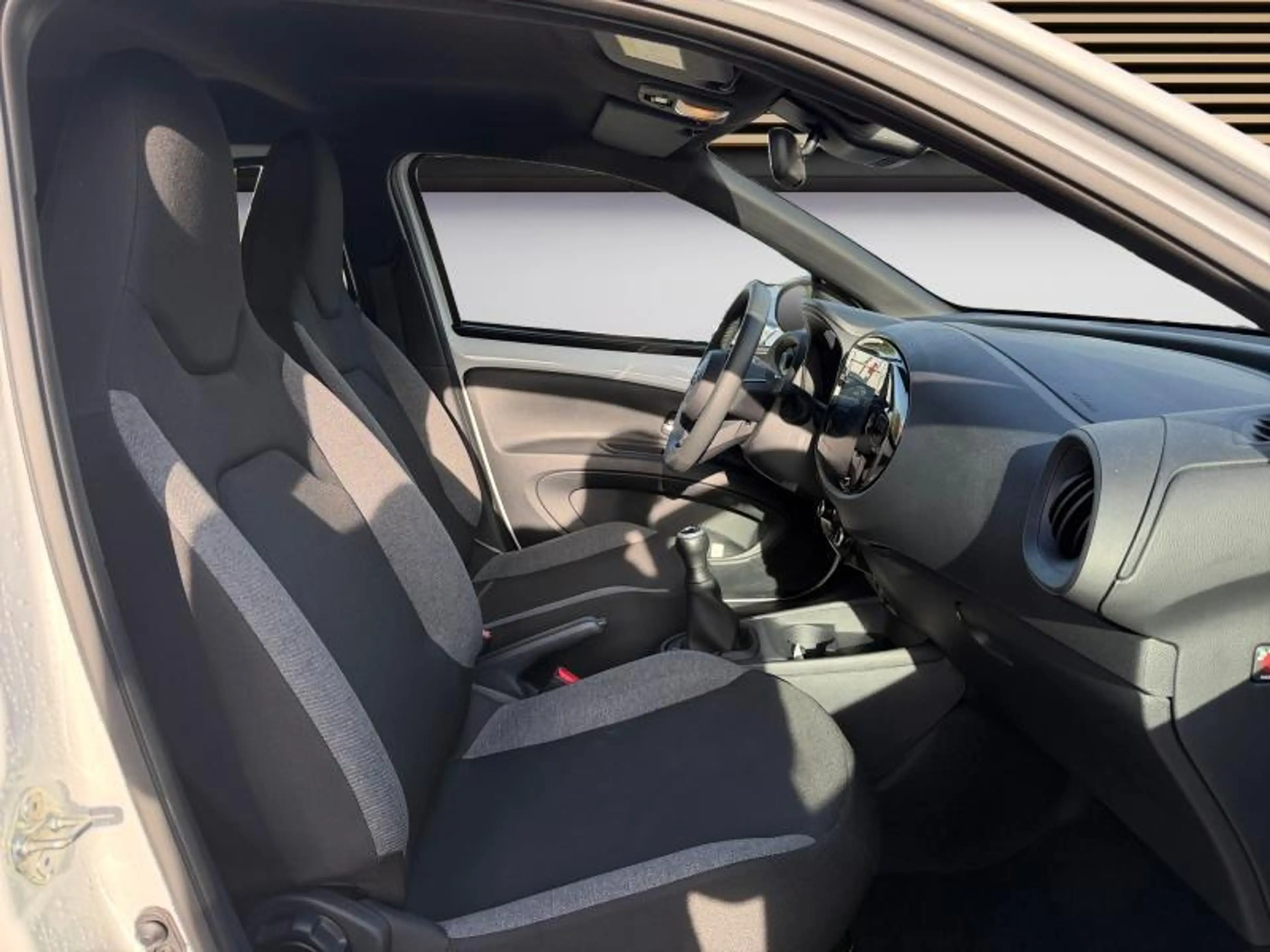 Toyota Aygo X play — photo 10
