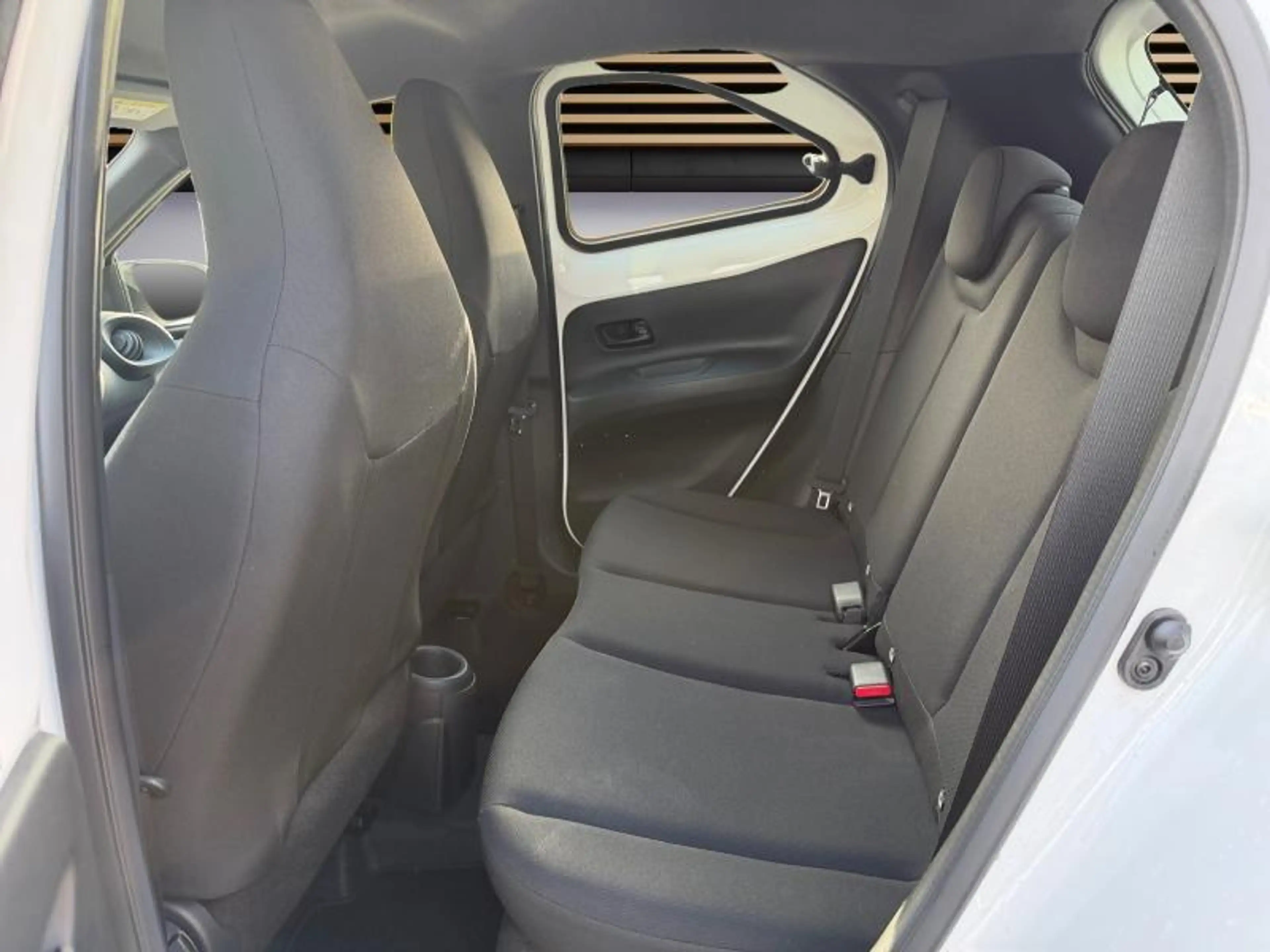 Toyota Aygo X play — photo 11