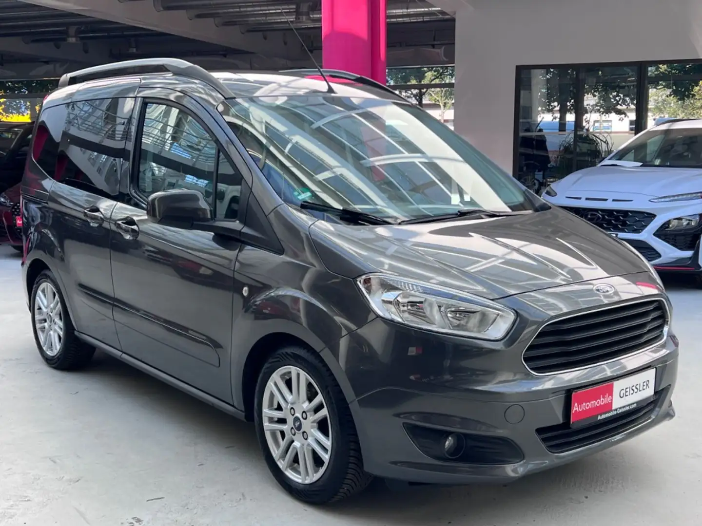 Ford Tourneo Courier Titanium Klimaaut.+AHK+PDC+ALU Grau - 2