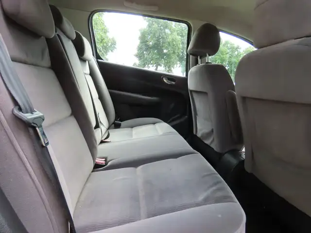 Peugeot 307 view 11