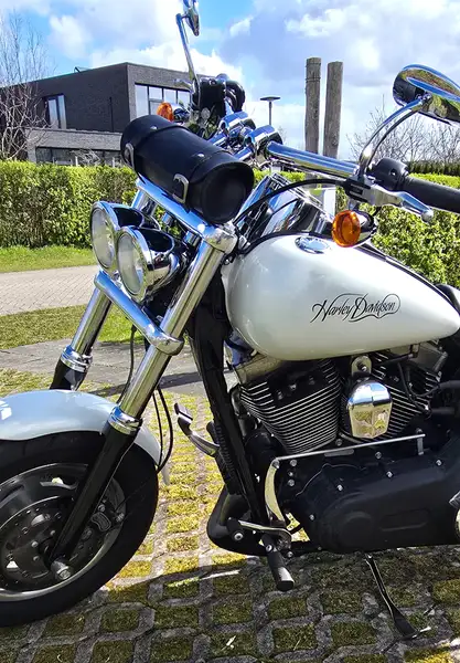 Harley-Davidson Dyna Fat Bob - foto 4