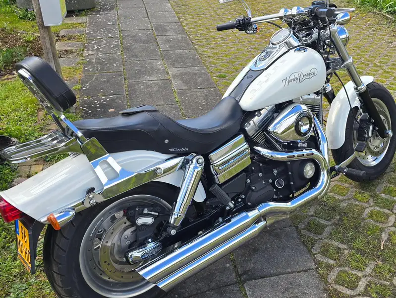 Harley-Davidson Dyna Fat Bob - foto 8