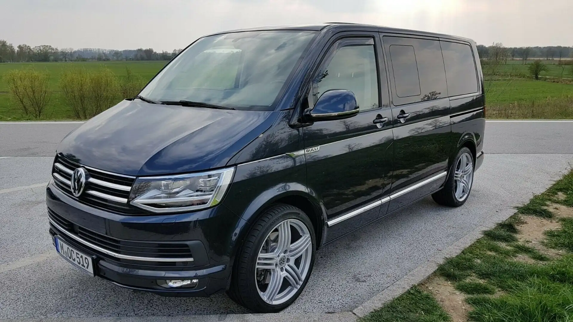 Volkswagen T6 Multivan Multivan Edition 2,0 TDI 4Motion DSG Edition Blau - 1