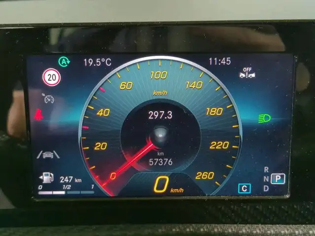 Mercedes-Benz Cla view 9