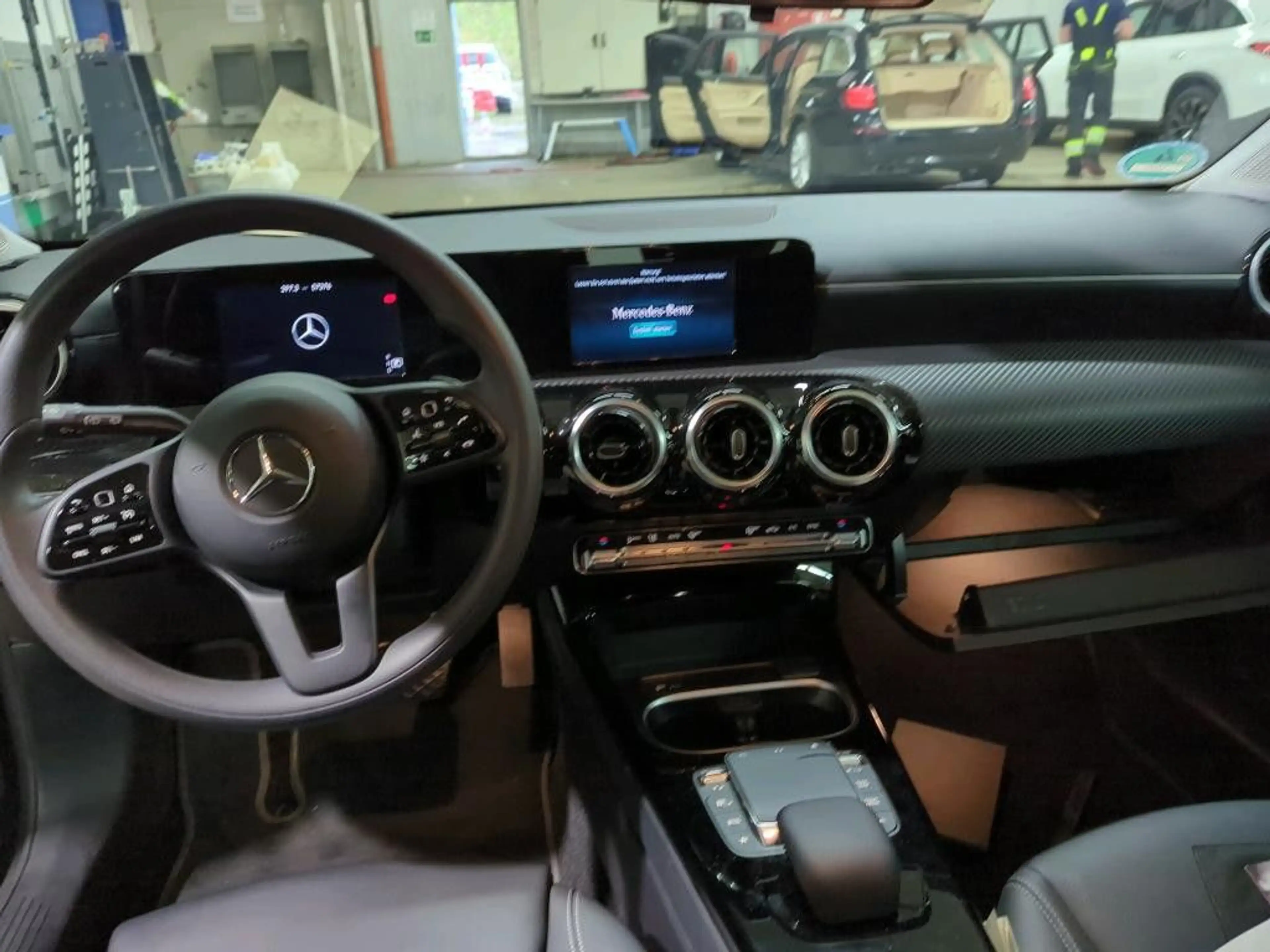 Mercedes-Benz CLA 200 Kamera*LED*Leder*Navi+*17*DAB*1Hand — photo 6