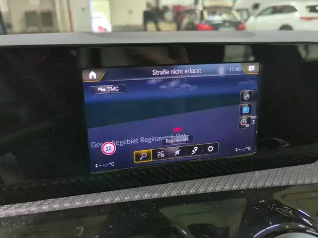 Mercedes-Benz Cla view 10