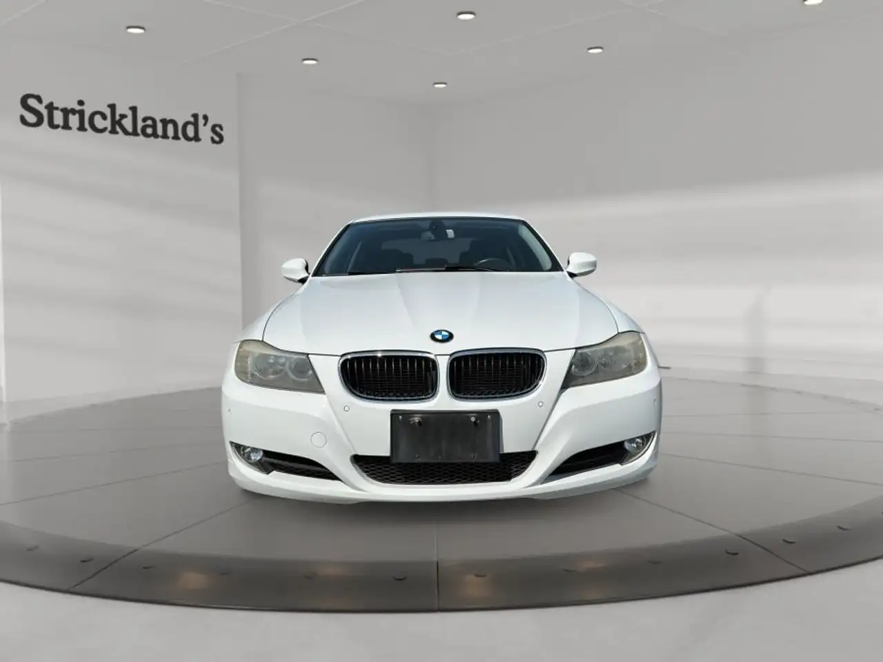 BMW 3 Series снимка BMW 3 Series