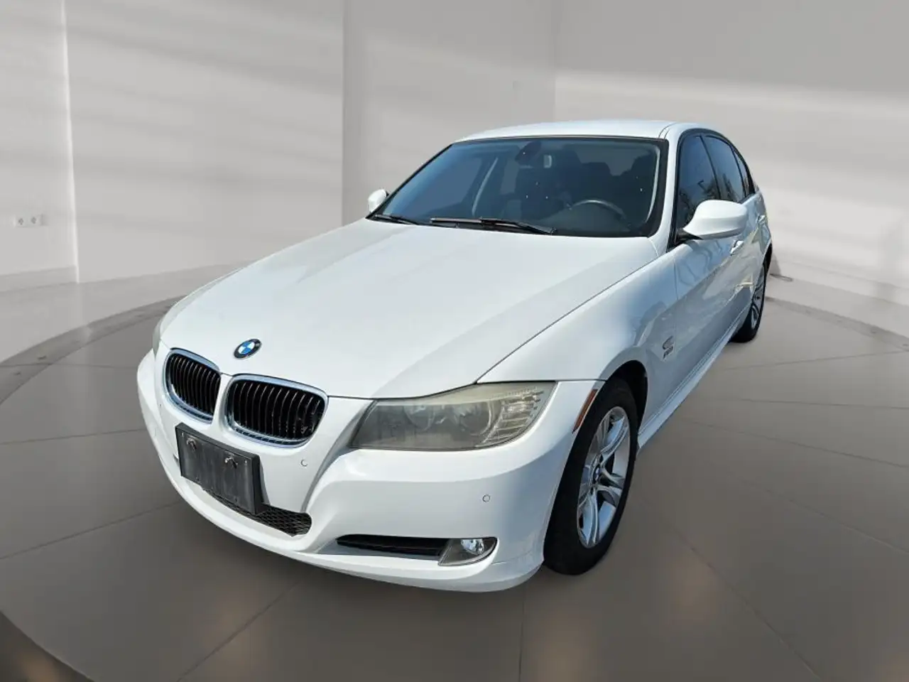 BMW 3 Series снимка BMW 3 Series