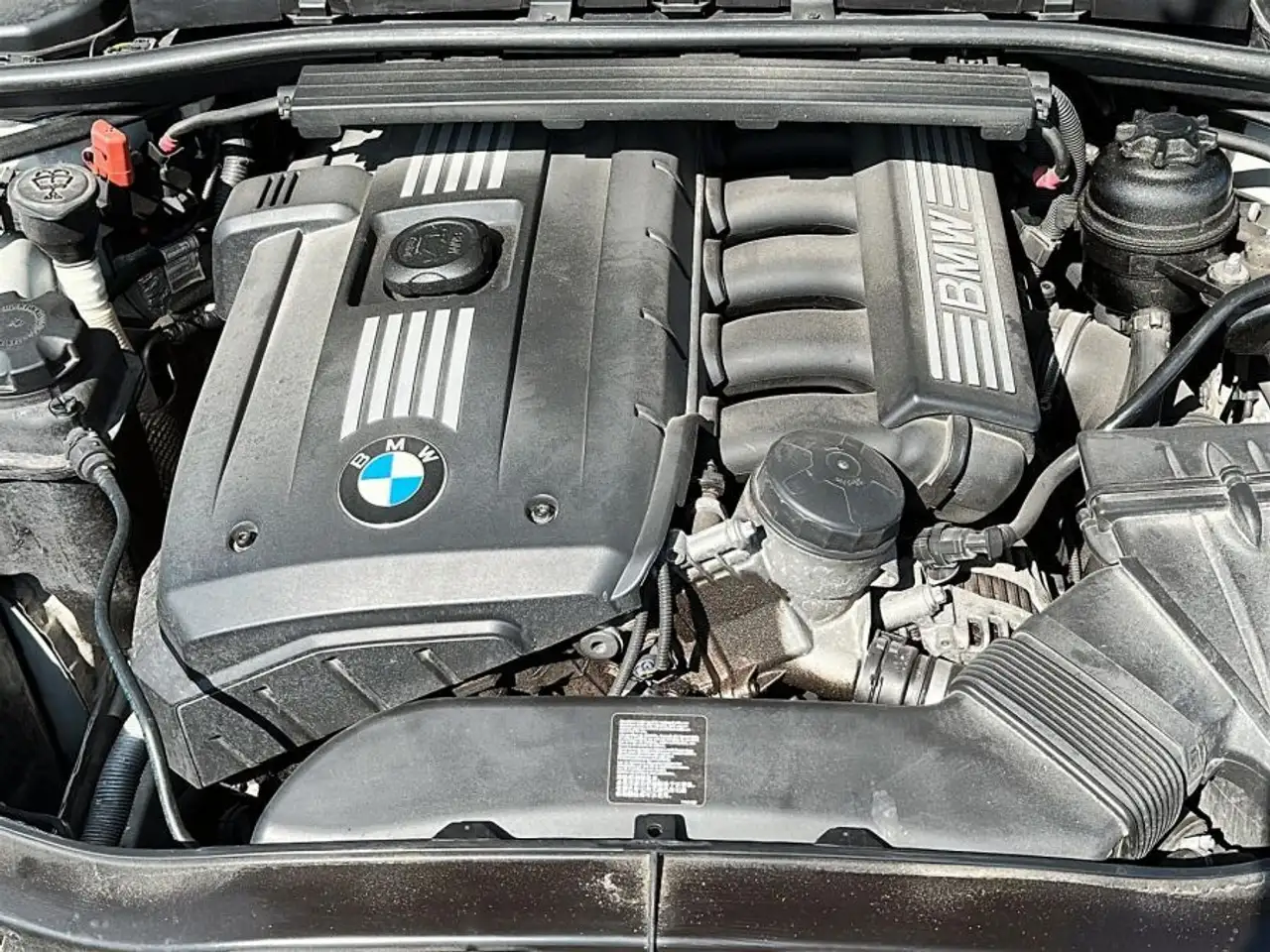 BMW 3 Series снимка BMW 3 Series