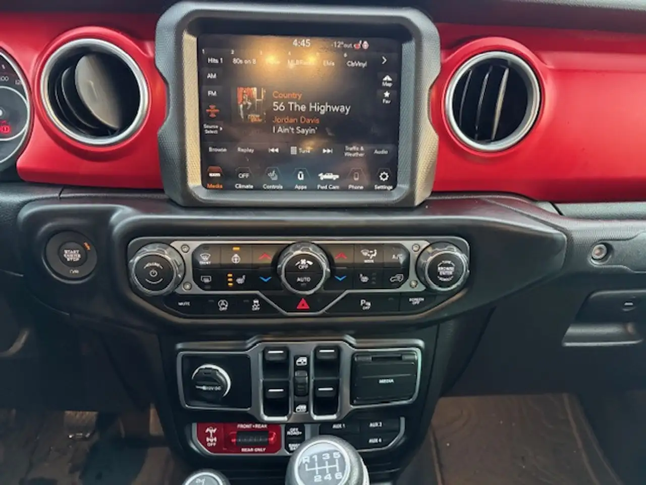 Jeep Gladiator photo Jeep Gladiator