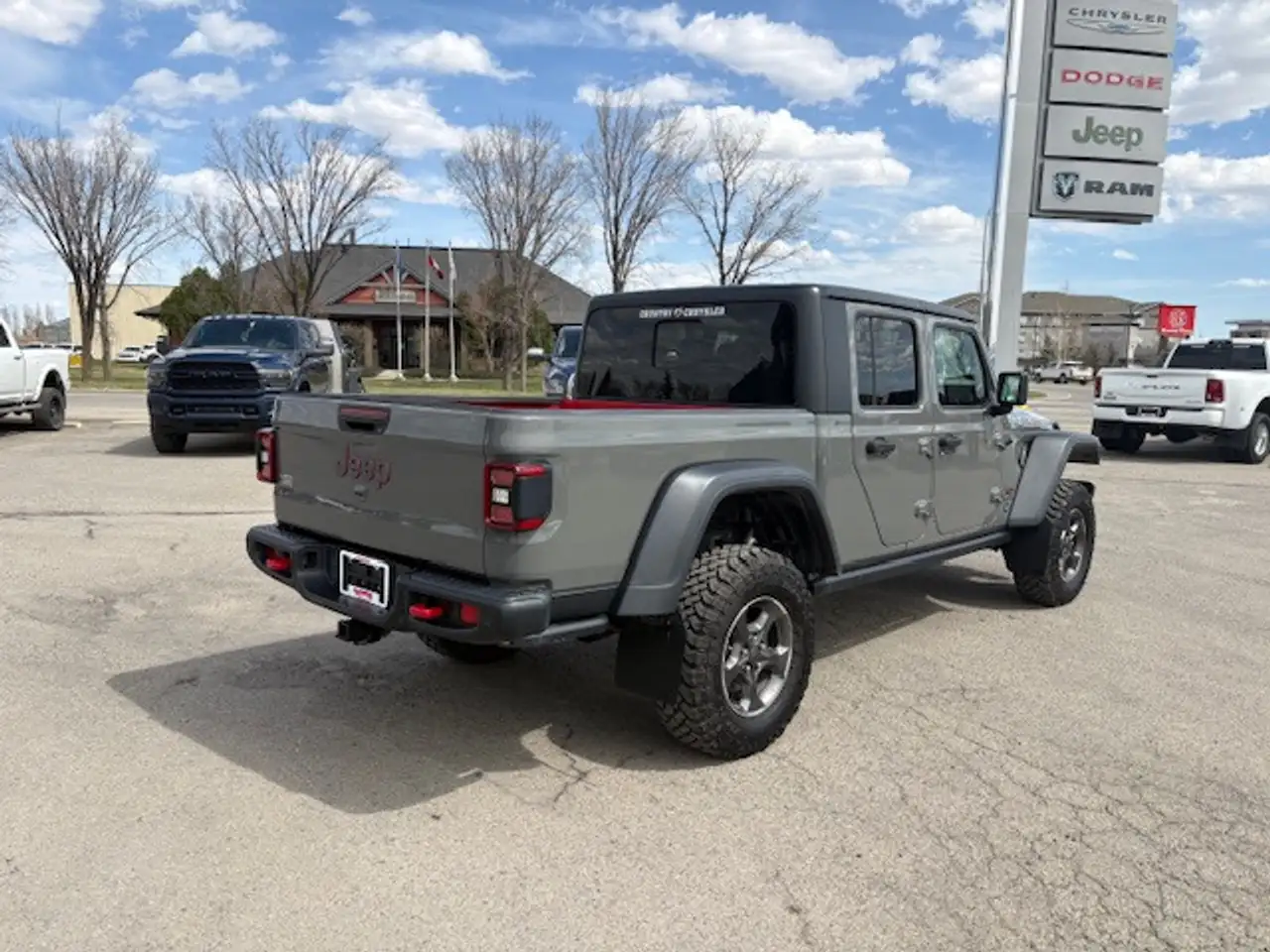 Jeep Gladiator photo Jeep Gladiator