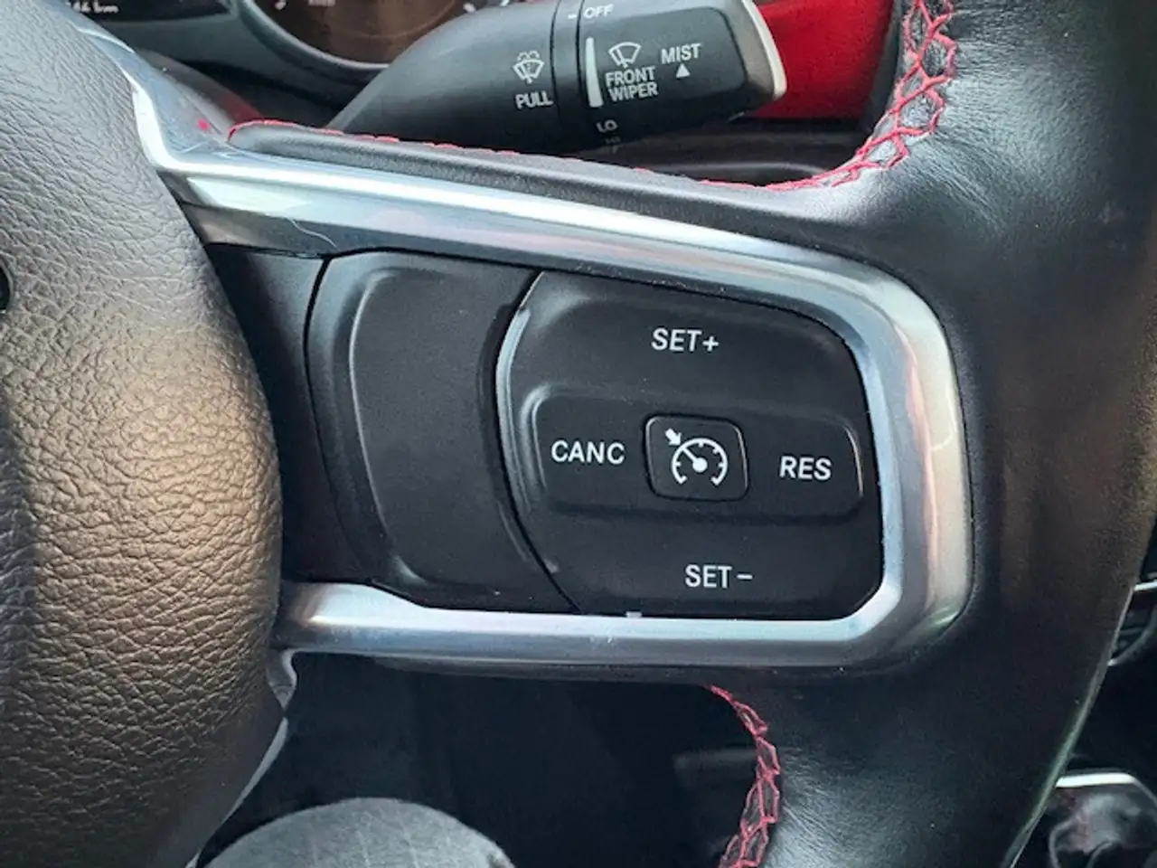 Jeep Gladiator photo Jeep Gladiator