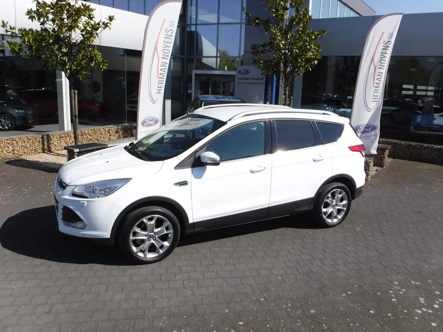 Ford Kuga Titanium Blanc - 1