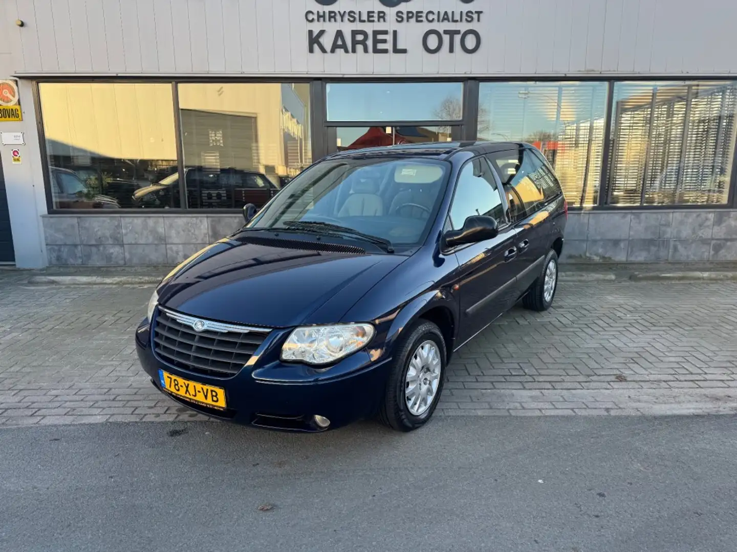 Chrysler Voyager 3.3i SE LUXE Bleu - 1
