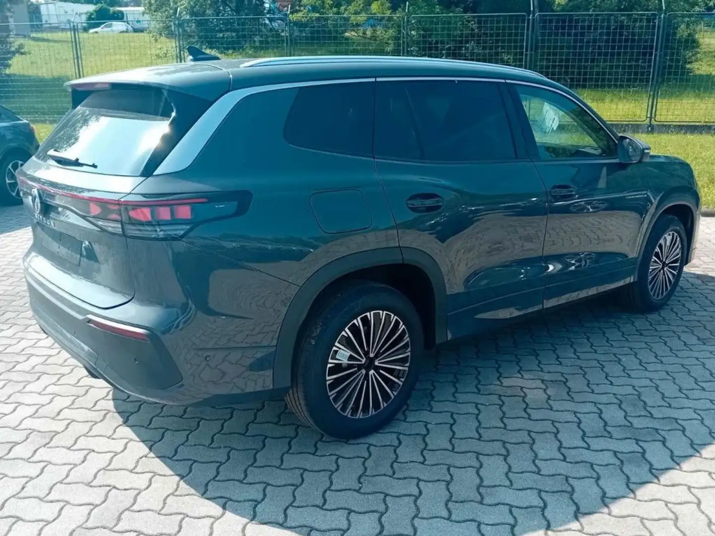 Volkswagen Tayron 2.0 TDI DSG Life 7-Si AHK EHK Kamera Grau - 2