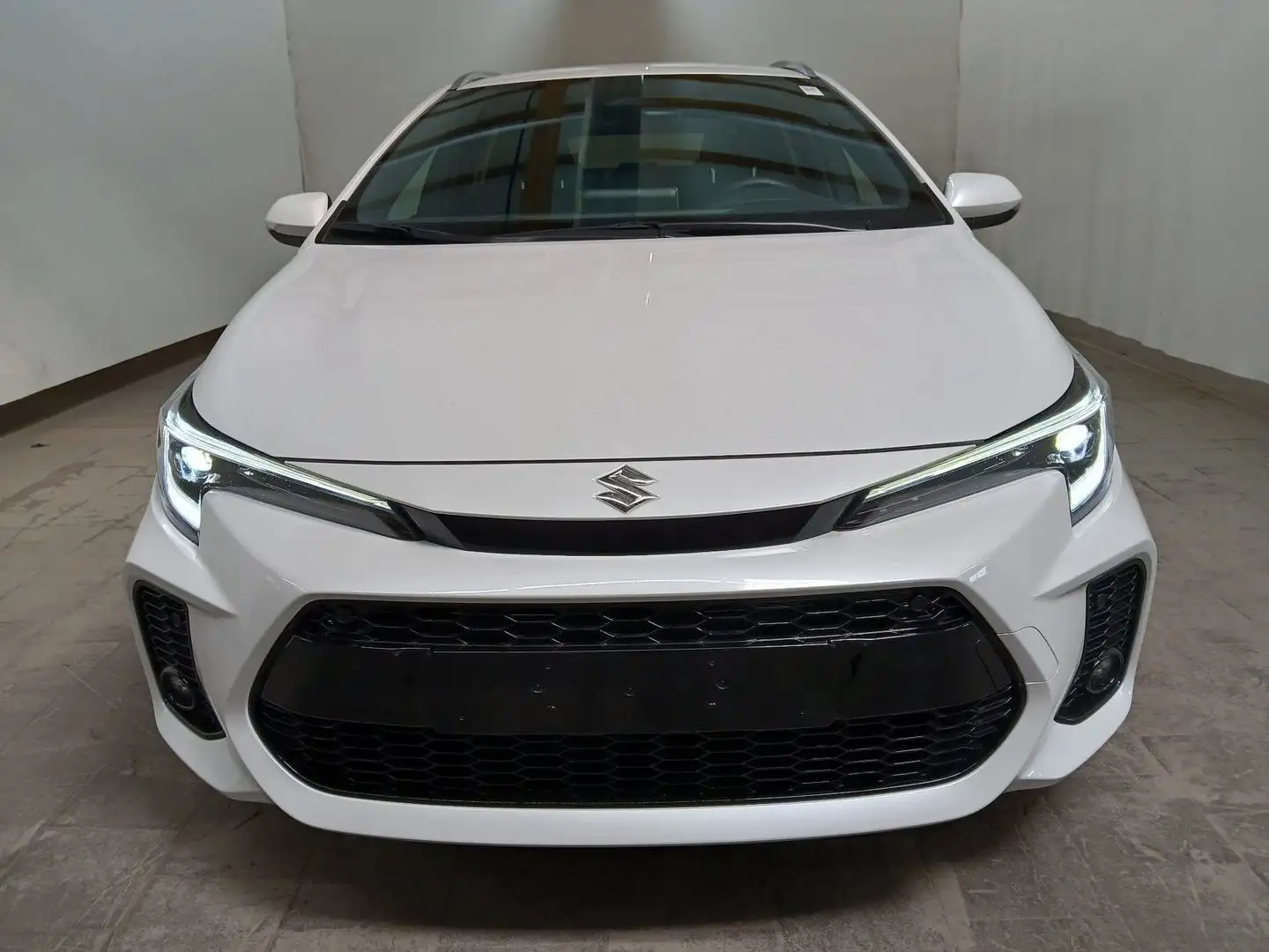 Toyota Corolla Touring/Suzuki Swace ACC SHZ LED Hybrid Weiß - 1