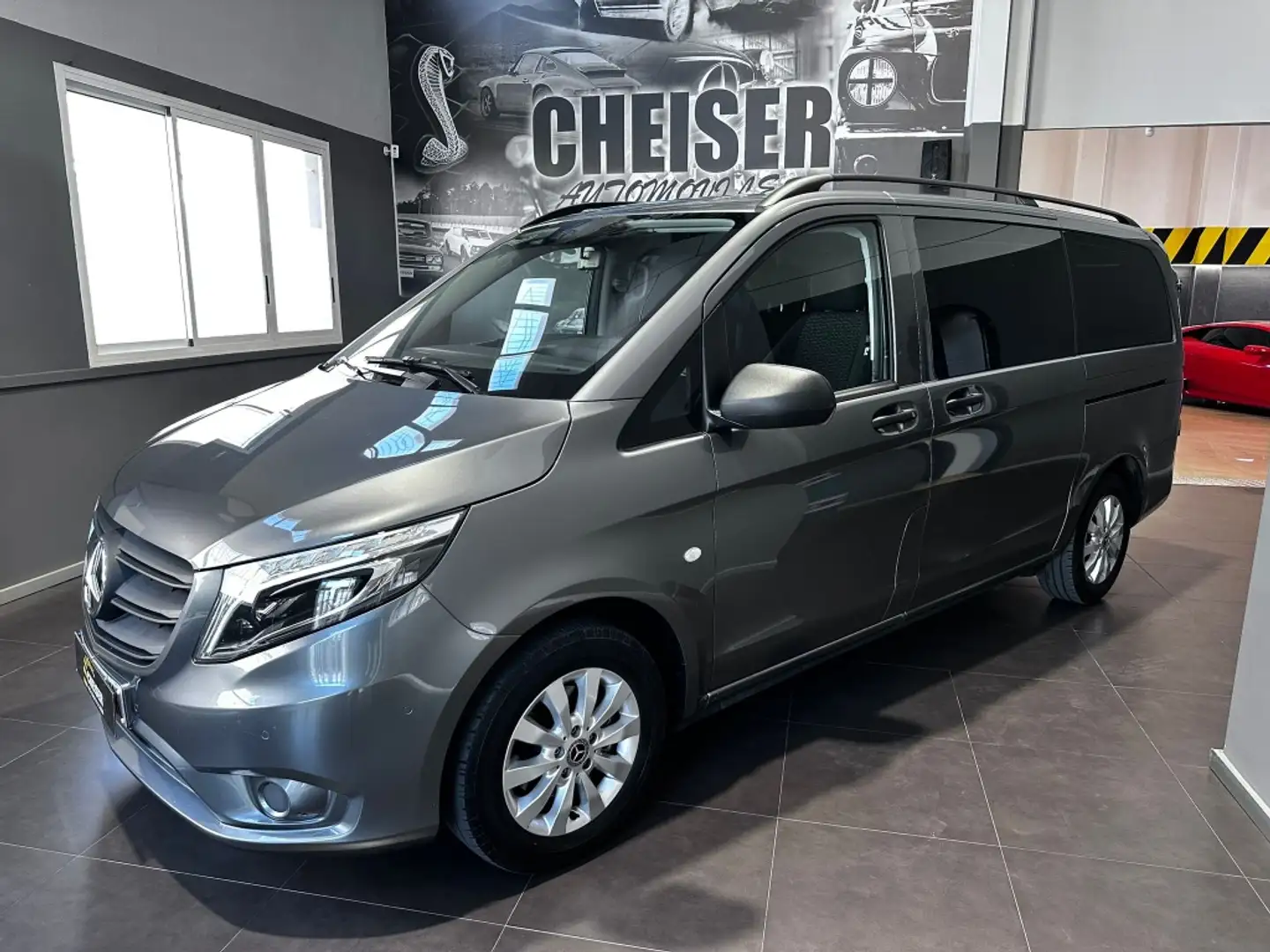 Mercedes-Benz Vito Tourer 114 CDI Pro 2020 Larga 9G-Tronic Gris - 1