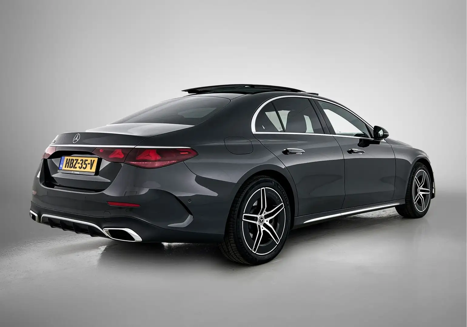 Mercedes-Benz E 300 e AMG Plug-In Hybride | AMG Line | Panoramadak | 3 Grau - 2