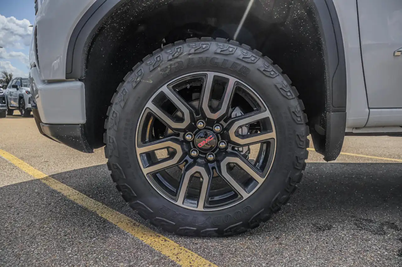 GMC Sierra 1500 снимка GMC Sierra 1500