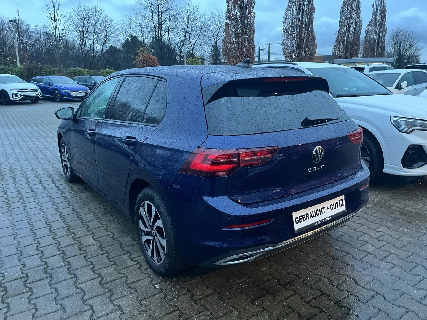 Volkswagen Golf VIII Active 1.5 TSI Matrix Navi Blau - 2