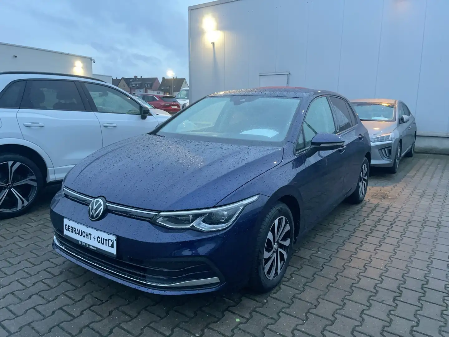 Volkswagen Golf VIII Active 1.5 TSI Matrix Navi Blau - 1