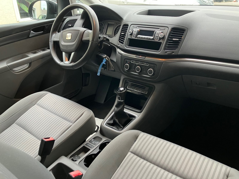 SEAT Alhambra 2.0 TDI Reference AHK PDC — photo 9