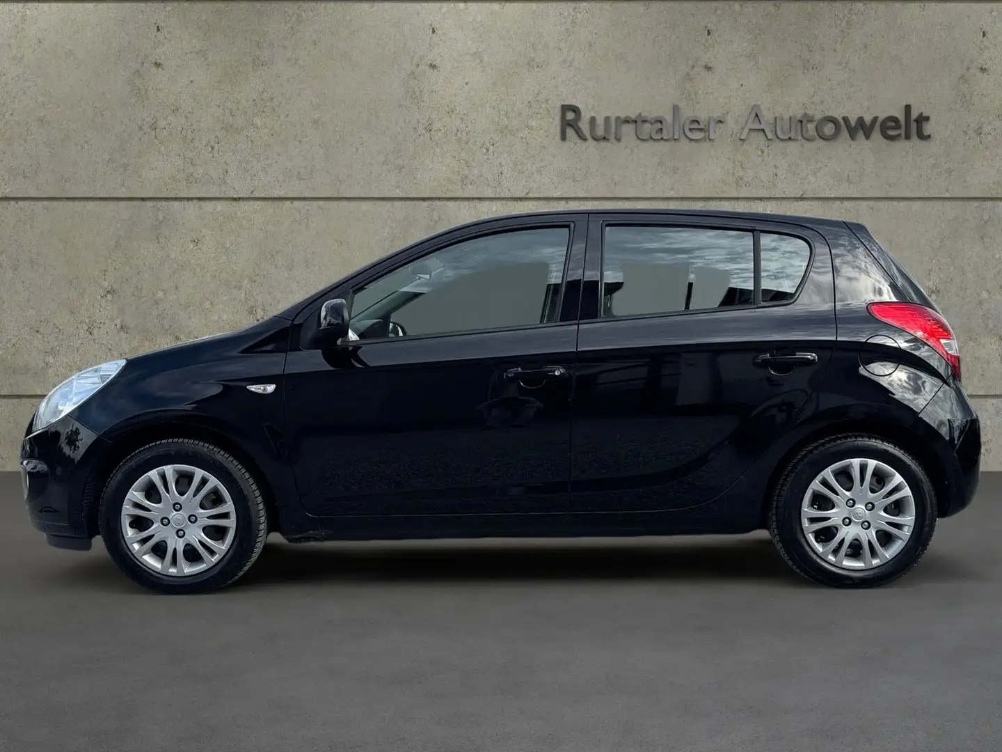 Hyundai i20 1.2 Comfort *KLIMAAUT*USB/AUX*ALLWETTER*TÜV* Nero - 2