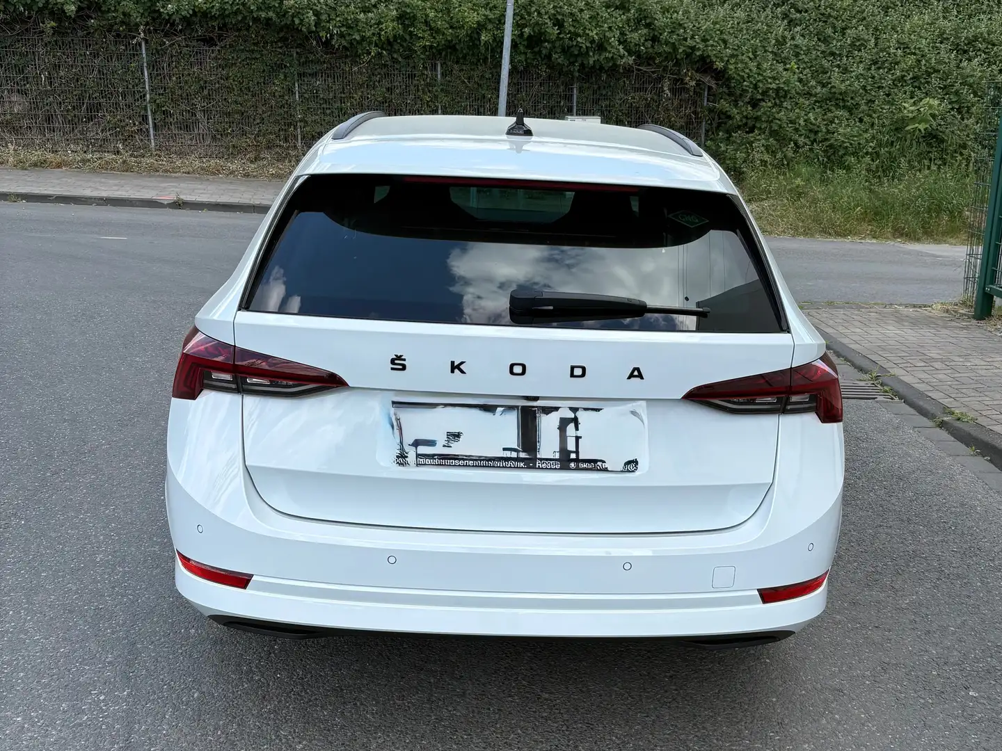 Skoda Octavia Octavia Combi IV CNG Combi 1.5 TGI G-TEC DSG Style Weiß - 2