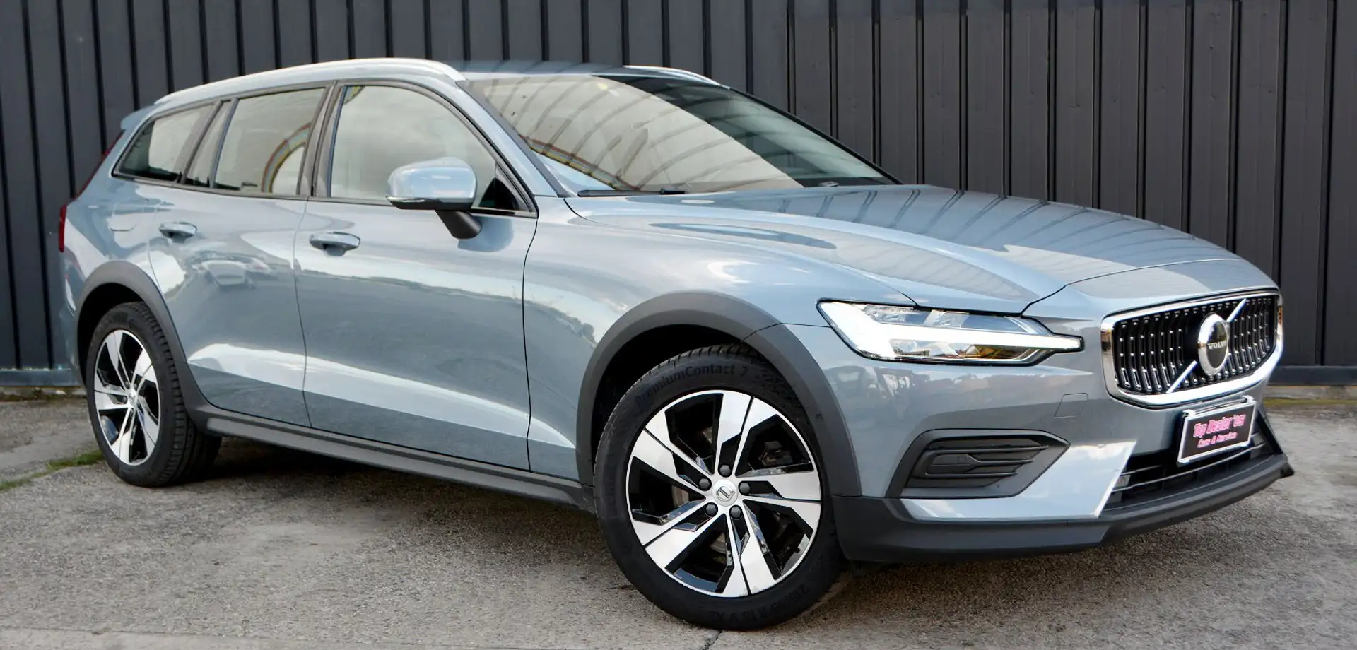Volvo V60 Cross Country 2.0 b4 Ultimate AWD auto SPETTACOLARE Grau - 2