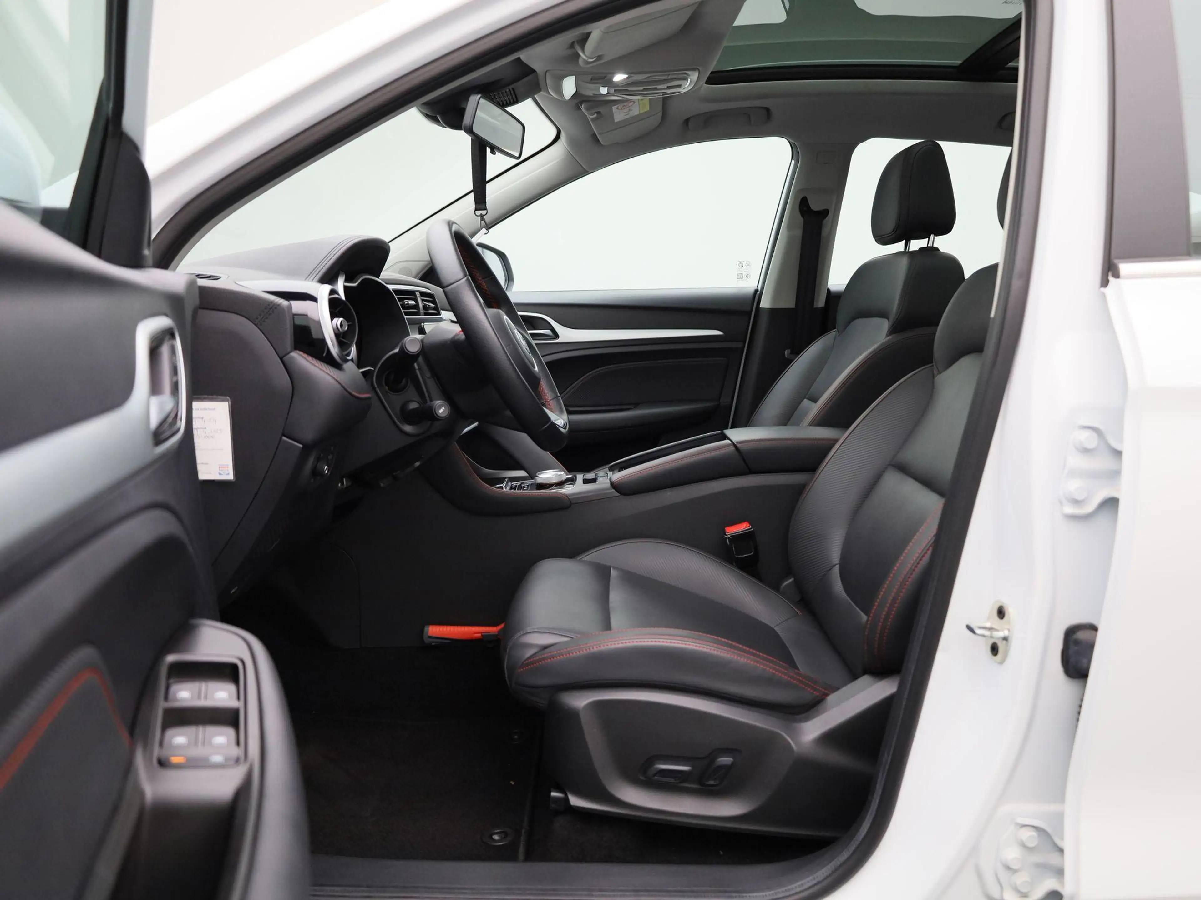 MG ZS EV Long Range Luxury 70 kWh | 1e-EIG. | WLTP 440 K — photo 11