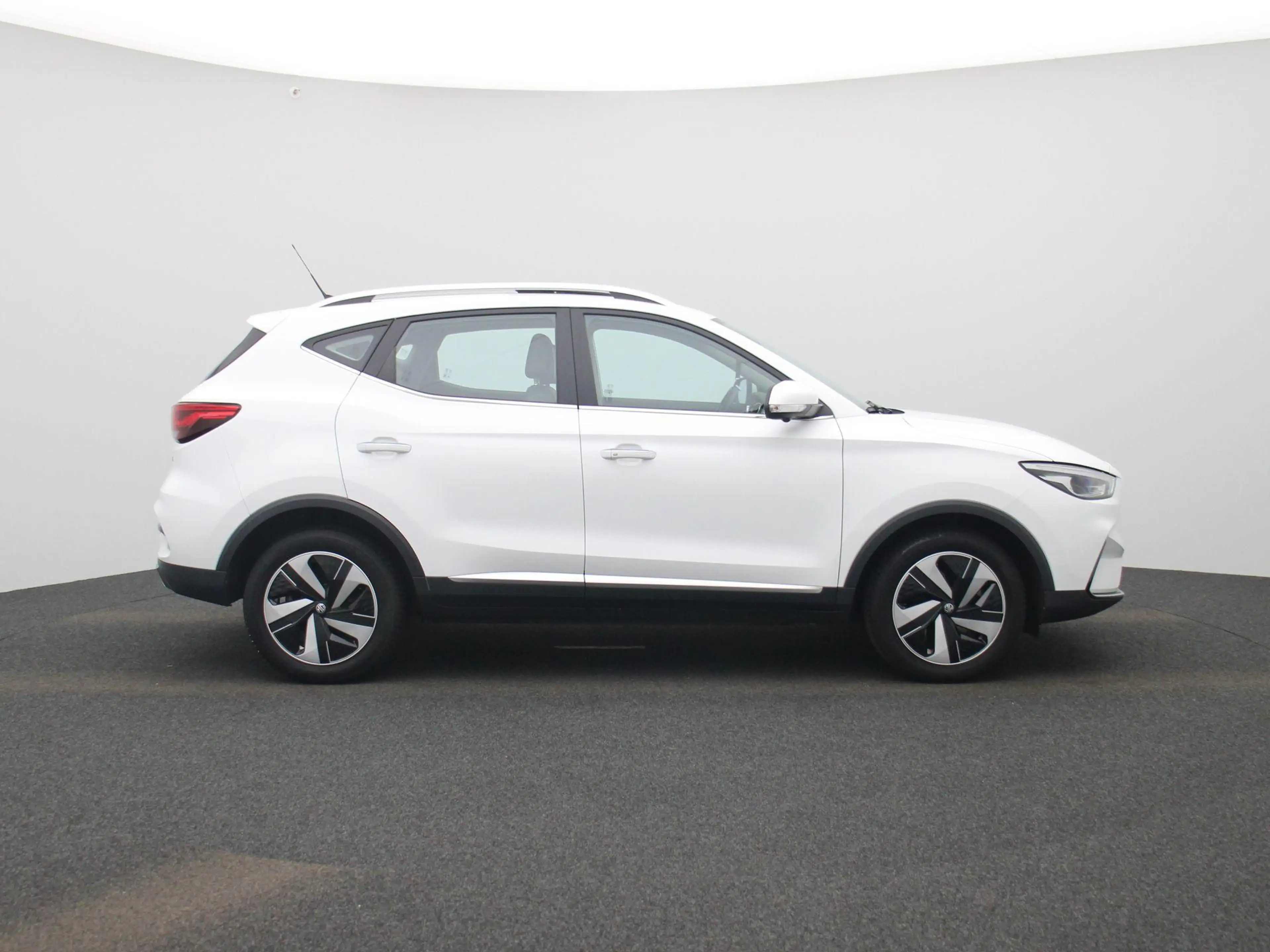 MG ZS EV Long Range Luxury 70 kWh | 1e-EIG. | WLTP 440 K — photo 6
